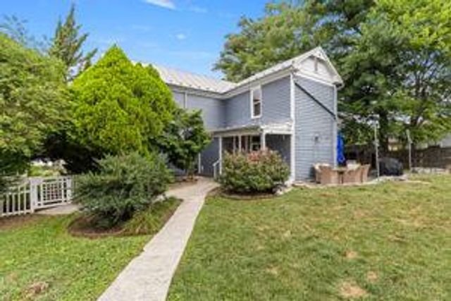 132 CHARLES ST, Strasburg, VA 22657
