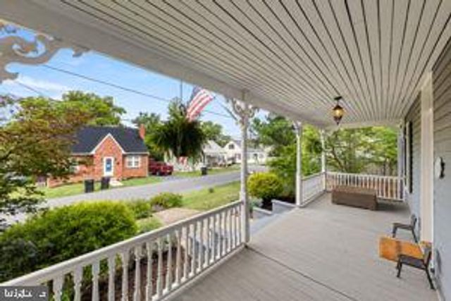 132 CHARLES ST, Strasburg, VA 22657