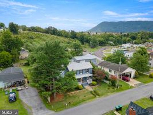 132 CHARLES ST, Strasburg, VA 22657
