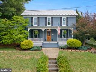 132 CHARLES ST, Strasburg, VA 22657