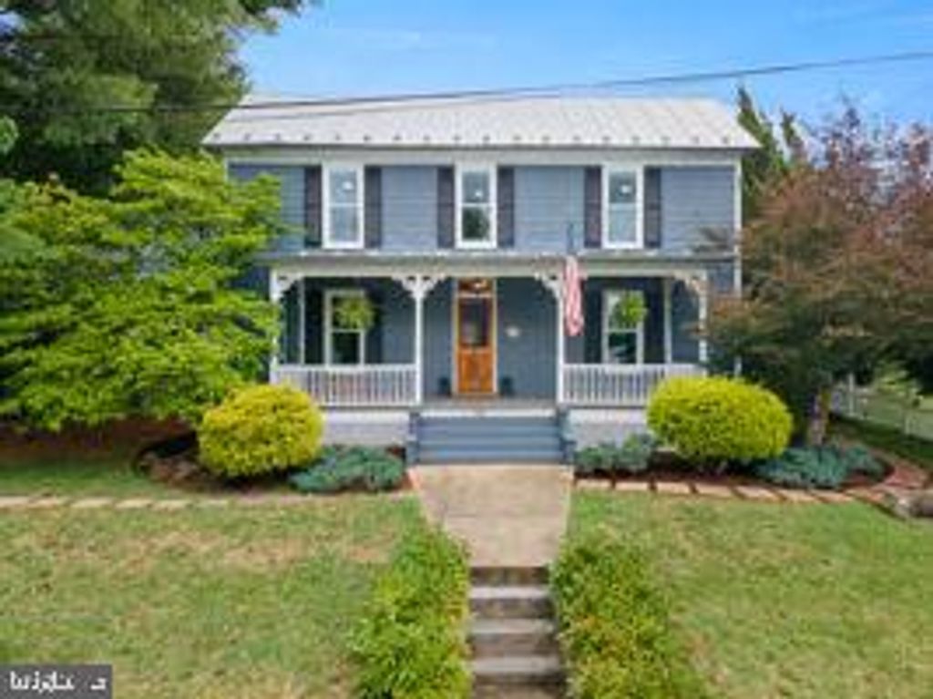 132 CHARLES ST, Strasburg, VA 22657