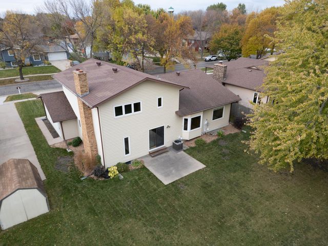 851 12th Avenue E, West Fargo, ND 58078
