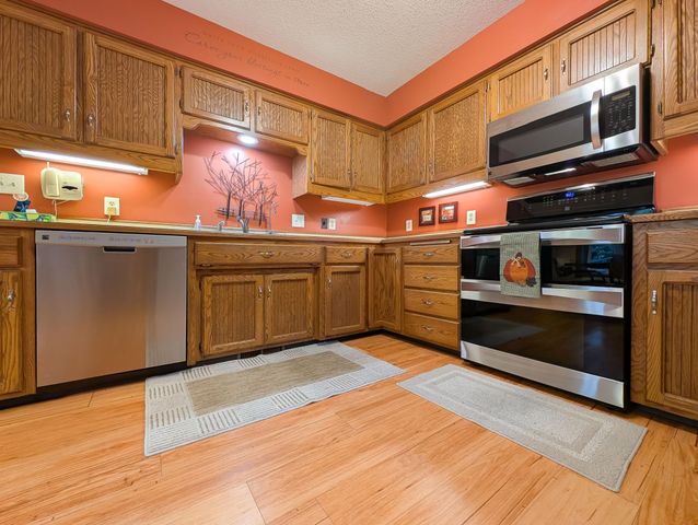 851 12th Avenue E, West Fargo, ND 58078