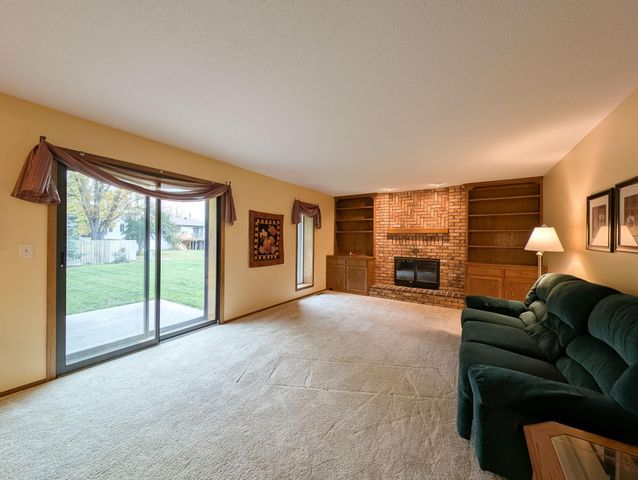 851 12th Avenue E, West Fargo, ND 58078