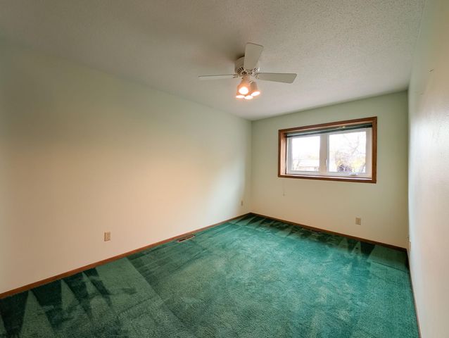 851 12th Avenue E, West Fargo, ND 58078