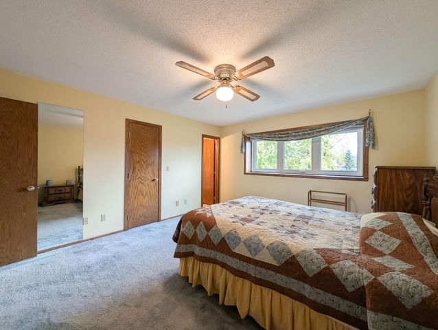 851 12th Avenue E, West Fargo, ND 58078