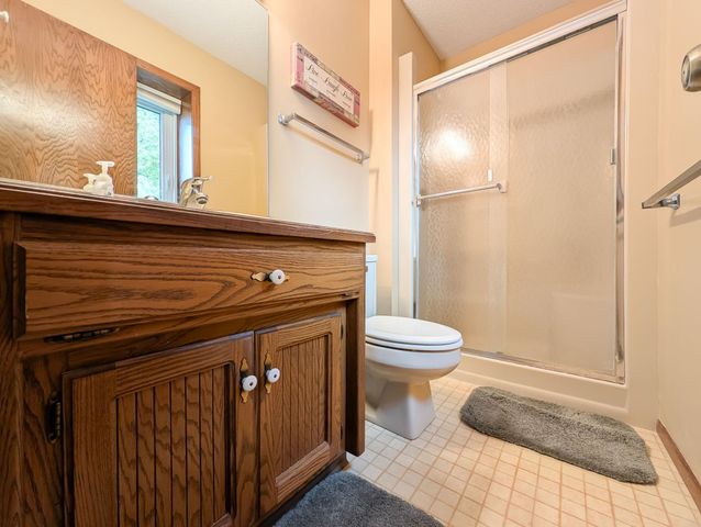 851 12th Avenue E, West Fargo, ND 58078