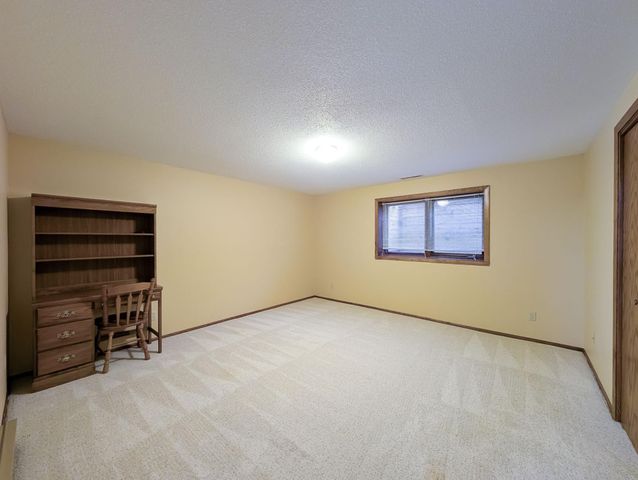 851 12th Avenue E, West Fargo, ND 58078