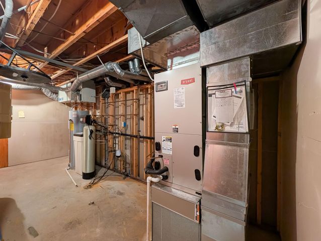 851 12th Avenue E, West Fargo, ND 58078