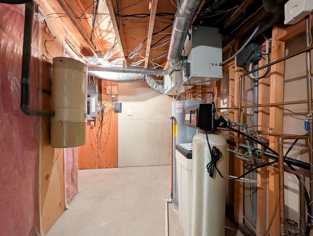 851 12th Avenue E, West Fargo, ND 58078