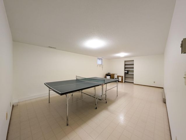 851 12th Avenue E, West Fargo, ND 58078