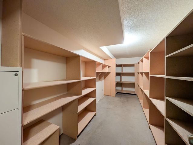 851 12th Avenue E, West Fargo, ND 58078