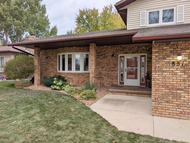 851 12th Avenue E, West Fargo, ND 58078
