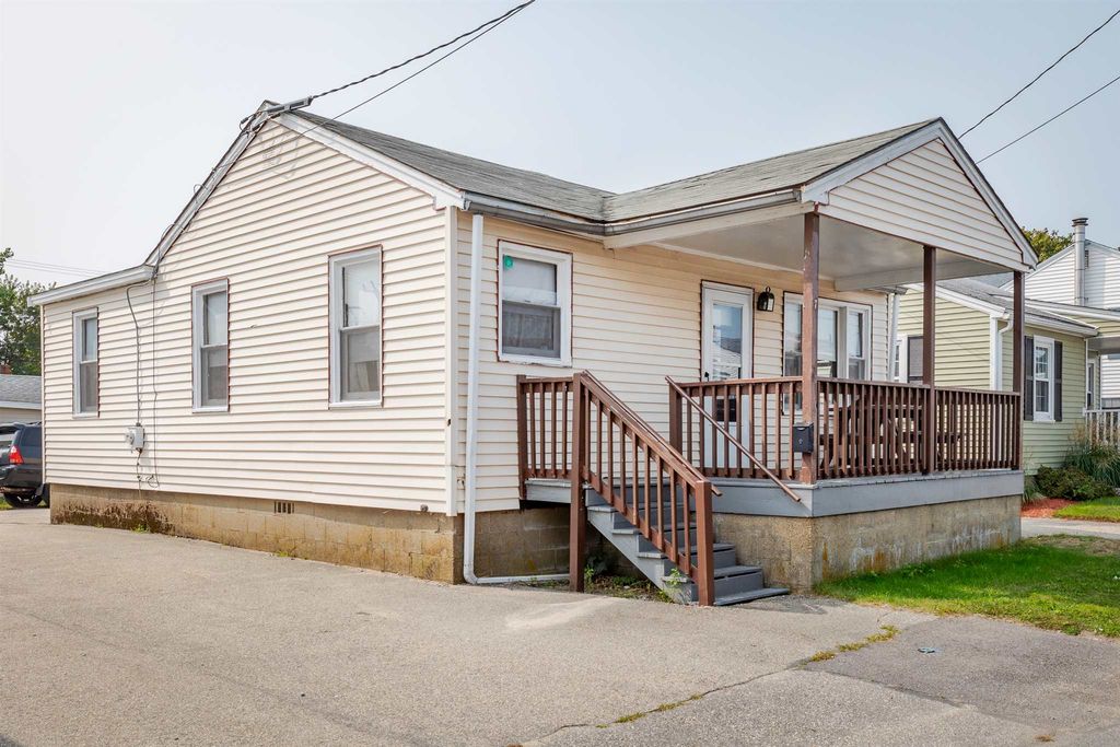 Image 1 of property listing at 7 Tuttle Avenue, Hampton, NH 03842