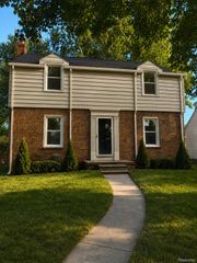 1124 E 5th Street, Royal Oak, MI 48067