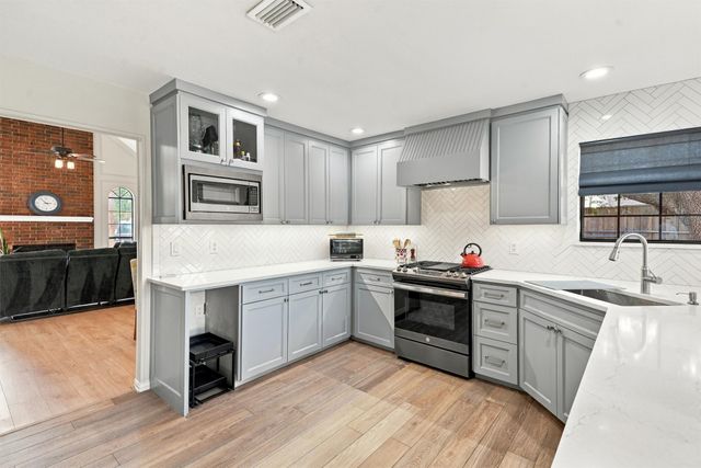 3817 Periwinkle Street, Bedford, TX 76021