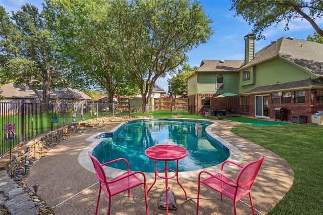 3817 Periwinkle Street, Bedford, TX 76021