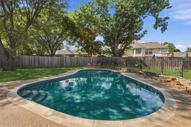 3817 Periwinkle Street, Bedford, TX 76021