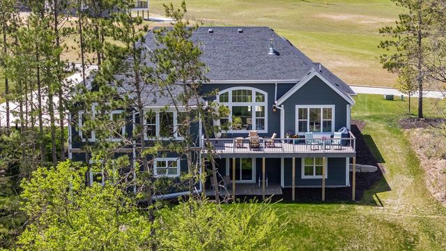 2050 Paradise Hills COURT, West Bend, WI 53095