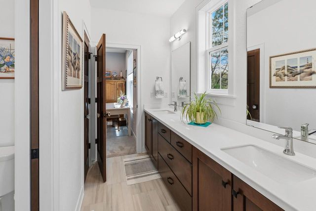 2050 Paradise Hills COURT, West Bend, WI 53095