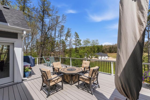 2050 Paradise Hills COURT, West Bend, WI 53095