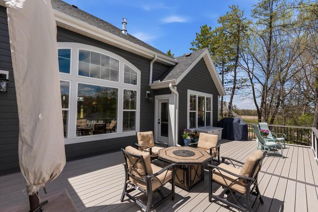2050 Paradise Hills COURT, West Bend, WI 53095