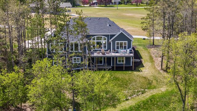 2050 Paradise Hills COURT, West Bend, WI 53095