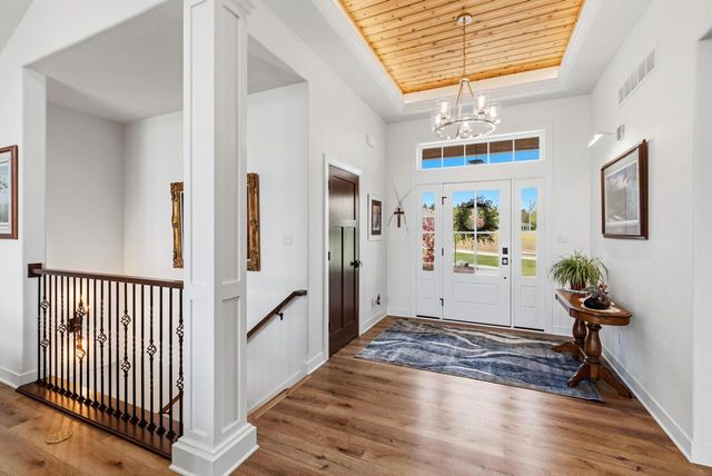 2050 Paradise Hills COURT, West Bend, WI 53095