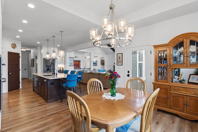 2050 Paradise Hills COURT, West Bend, WI 53095