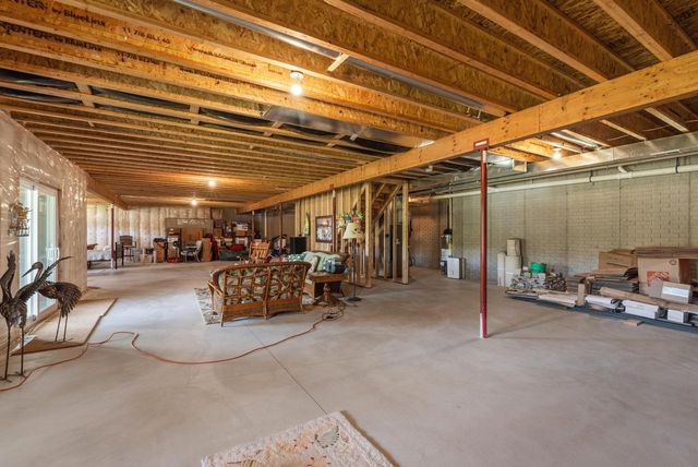 2050 Paradise Hills COURT, West Bend, WI 53095