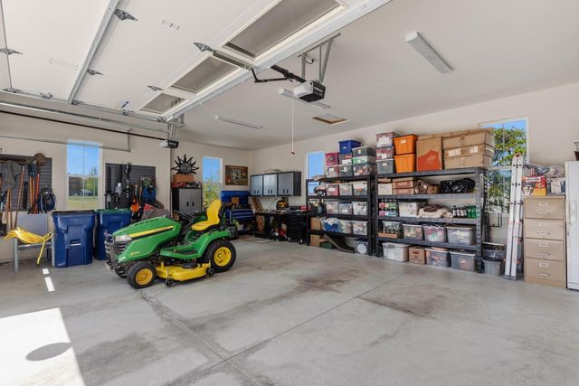 2050 Paradise Hills COURT, West Bend, WI 53095
