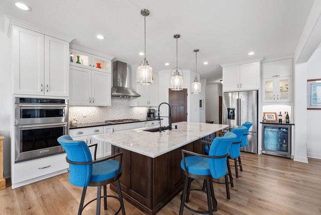 2050 Paradise Hills COURT, West Bend, WI 53095