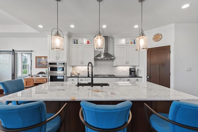 2050 Paradise Hills COURT, West Bend, WI 53095