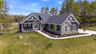 2050 Paradise Hills COURT, West Bend, WI 53095