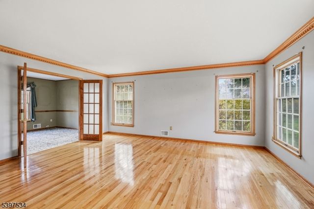 91 Briar Way, Branchburg Twp., NJ 08853