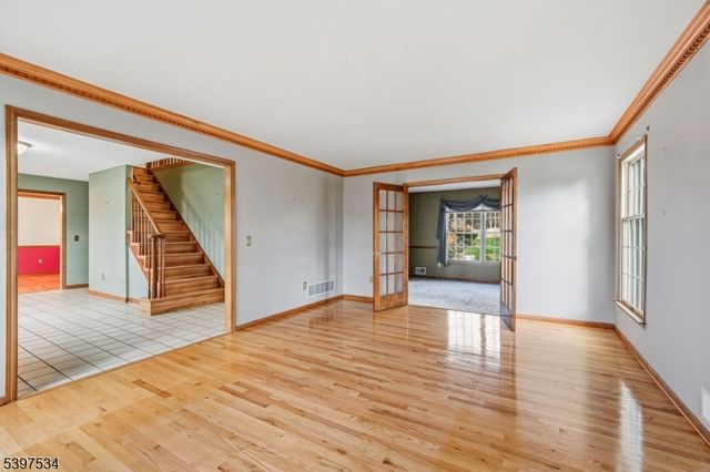 91 Briar Way, Branchburg Twp., NJ 08853