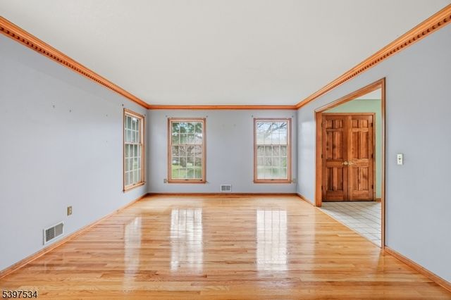 91 Briar Way, Branchburg Twp., NJ 08853