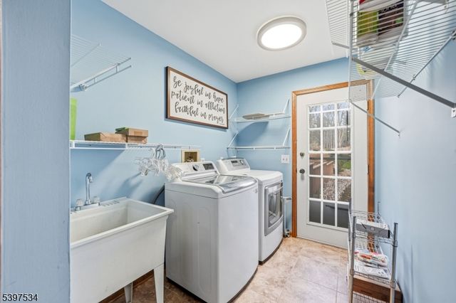 91 Briar Way, Branchburg Twp., NJ 08853