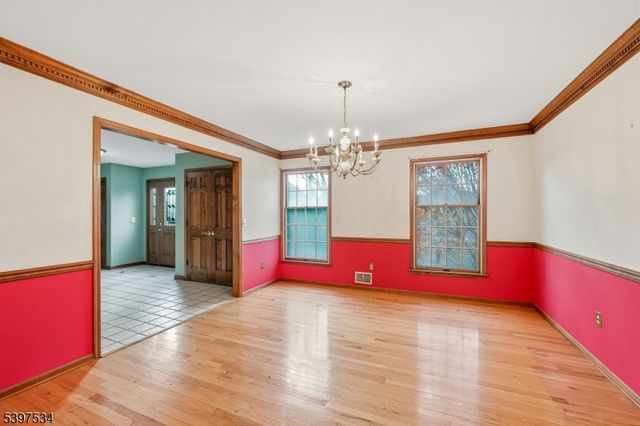 91 Briar Way, Branchburg Twp., NJ 08853