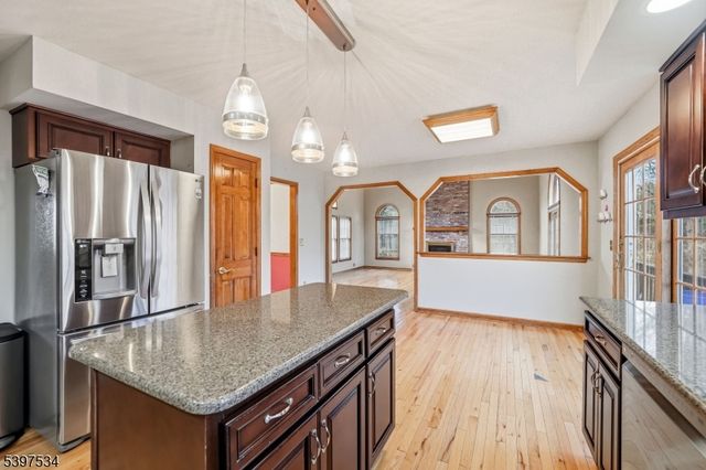 91 Briar Way, Branchburg Twp., NJ 08853