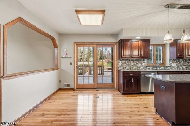 91 Briar Way, Branchburg Twp., NJ 08853