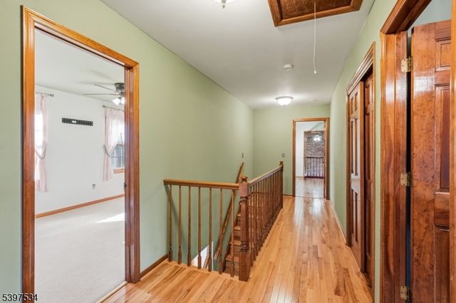 91 Briar Way, Branchburg Twp., NJ 08853