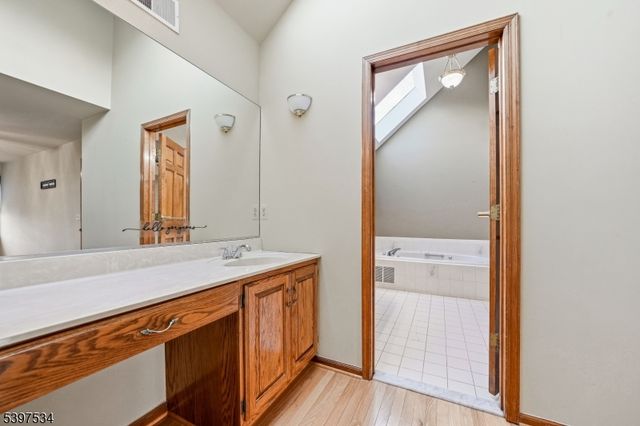 91 Briar Way, Branchburg Twp., NJ 08853