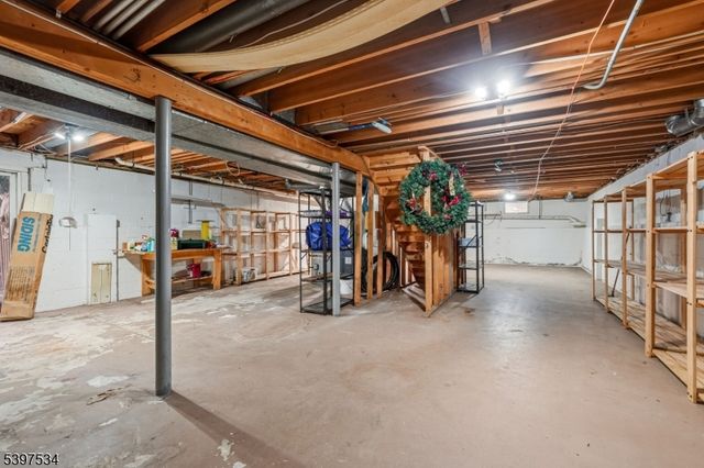 91 Briar Way, Branchburg Twp., NJ 08853