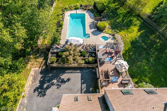 91 Briar Way, Branchburg Twp., NJ 08853