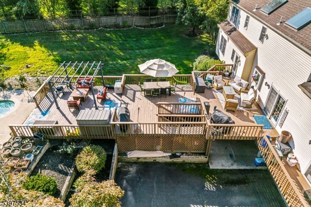 91 Briar Way, Branchburg Twp., NJ 08853