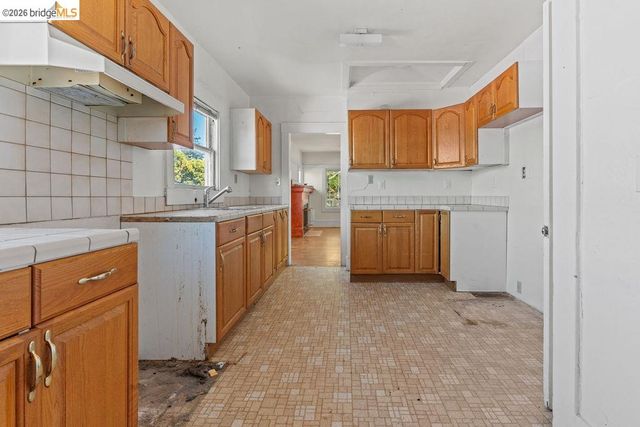 4607 Virginia, Oakland, CA 94619