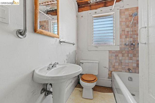 4607 Virginia, Oakland, CA 94619