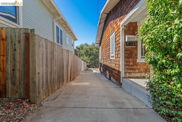 4607 Virginia, Oakland, CA 94619