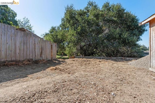 4607 Virginia, Oakland, CA 94619